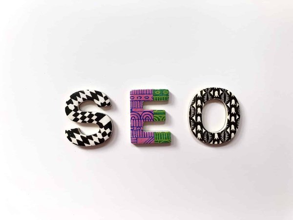 Tour d’horizon des outils d'IA disponibles pour le SEO